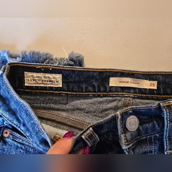 Levi's Wedgie Straight Raw Hem Women's Jeans Size 25. - Picture 2 of 8